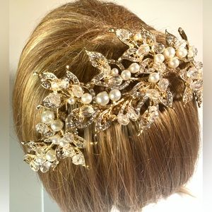 Bridal Hair Jewelry Tadashi Shoji Pearls Rhinestones Beads Metallic Comb NWOT
